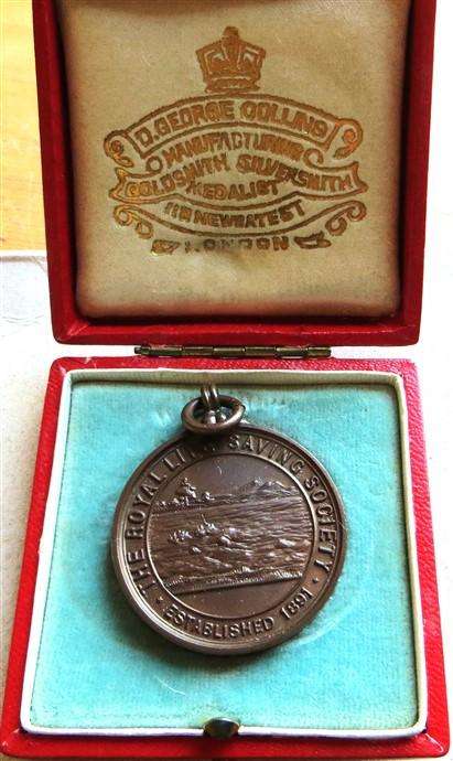 1908 Royal Lifesaving Society Medal in Box - W.S Carr