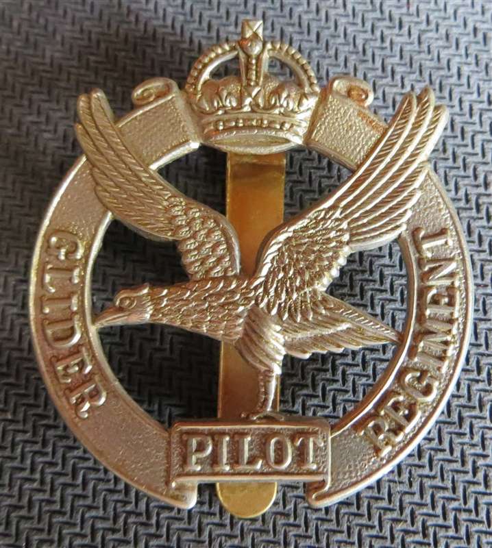 British Glider Pilot Regiment Cap Badge SCARCE