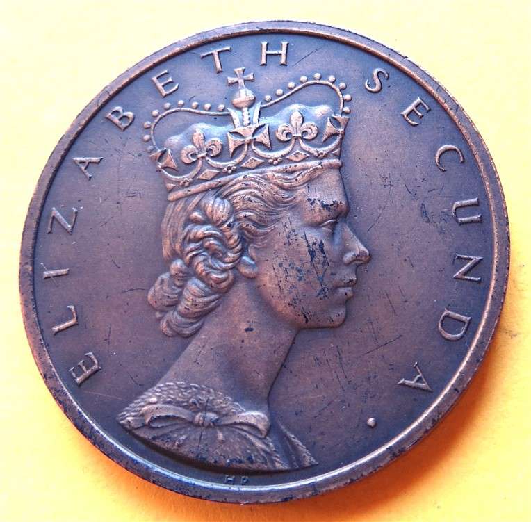 Queen Elizabeth Coronation - Secunda -  Medallion