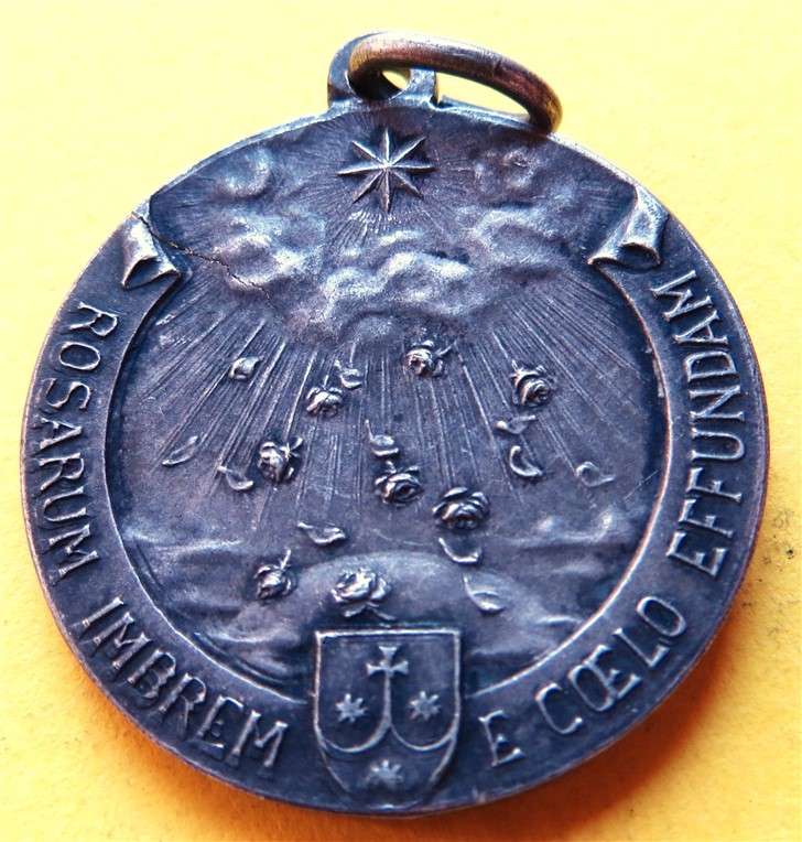 Beata Teresia a Jesu Infante St Therese Vintage Medal Medallion