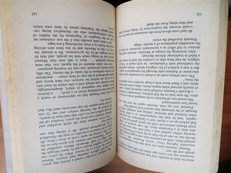The Leopard in The Luggage - Arthur Goldstuck