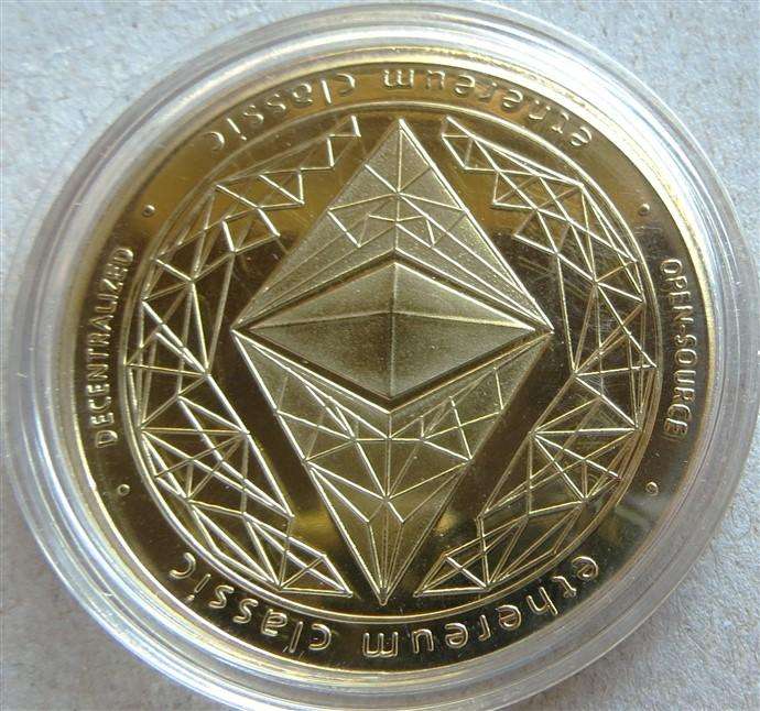 Ethereum Crown Size Medallion in Capsule