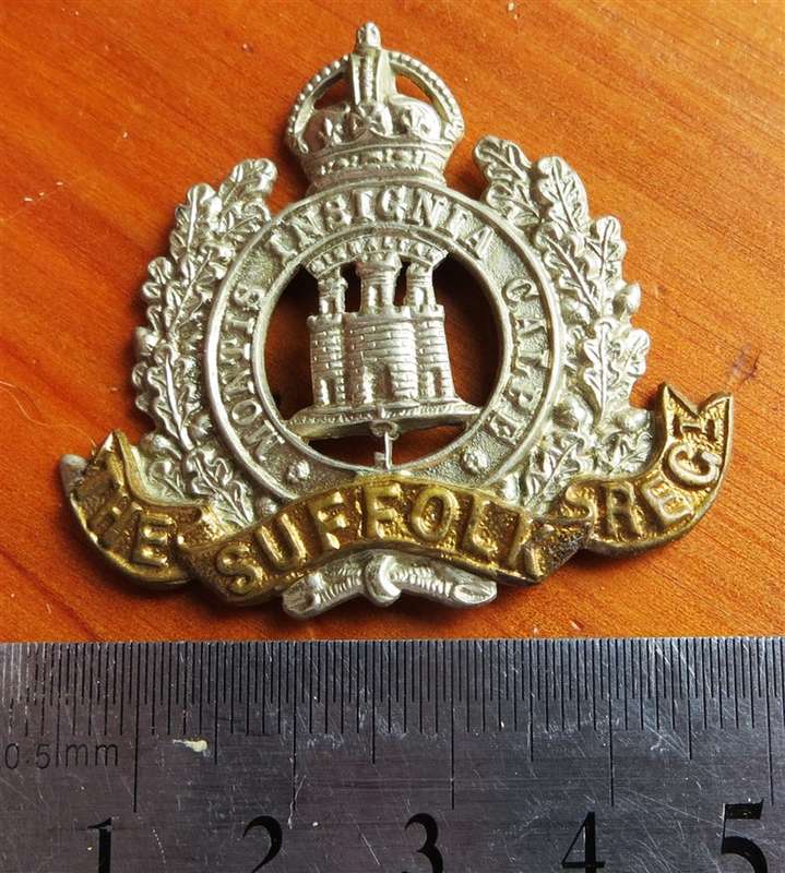 The Suffolk Regiment Cap Badge No Lugs