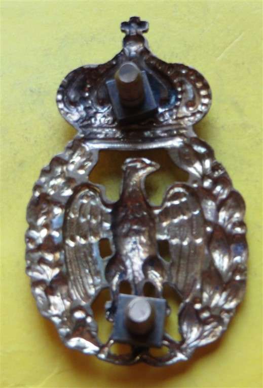 Italy : WW2 Royal Italian Air Force (Regia Aeronautica) Cap-badge.