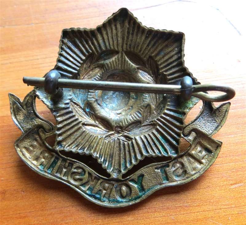 East Yorkshire Regiment Cap Badge - Lugs Intact