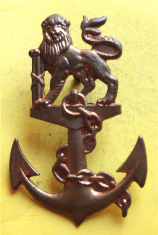 Unknown Lion over Anchor & Chain Cap Badge
