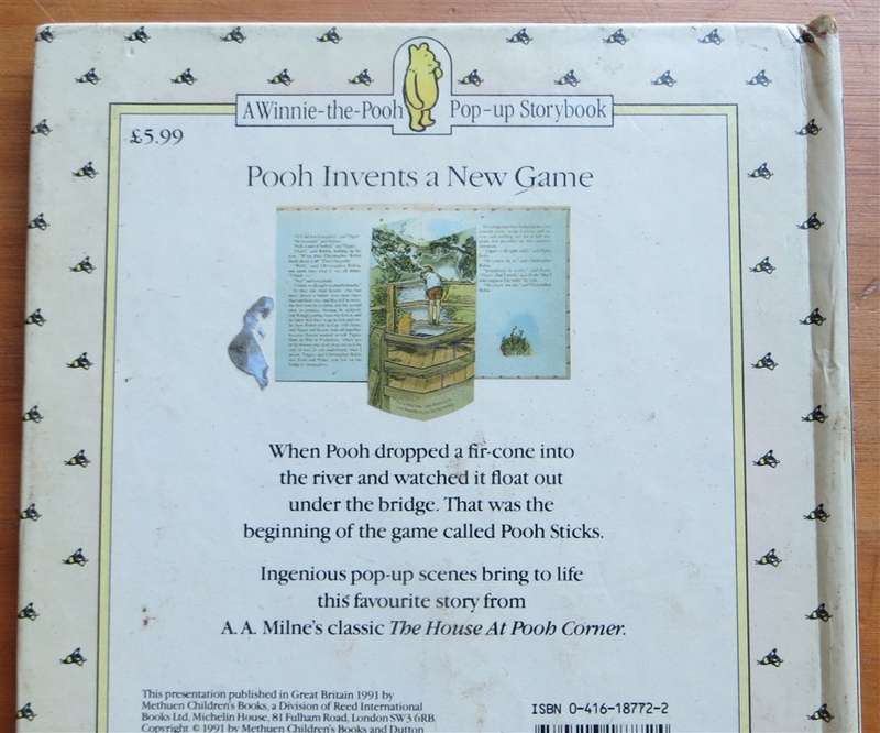 Pooh invents a new Game - A.A Milne POP UP Book