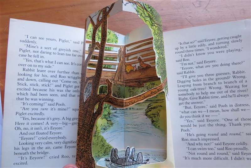 Pooh invents a new Game - A.A Milne POP UP Book