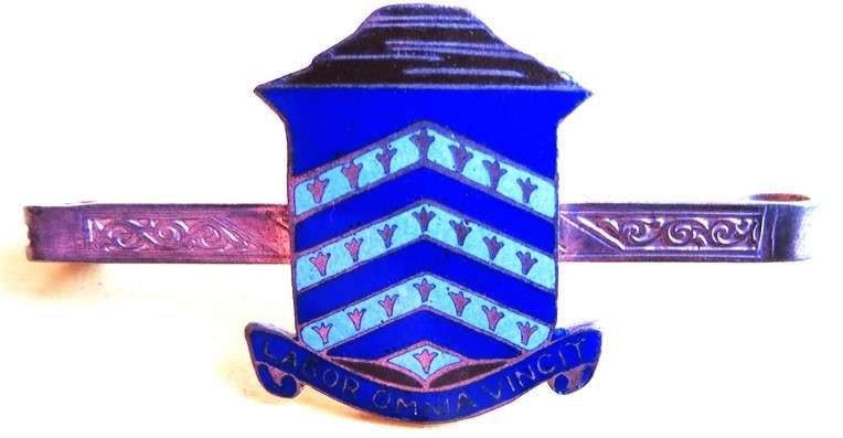Labor Omnia Vincet Badge