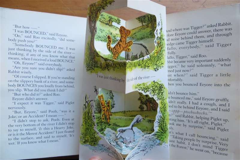 Pooh invents a new Game - A.A Milne POP UP Book