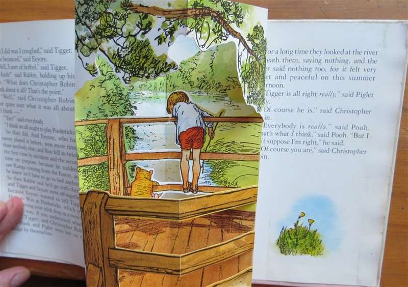 Pooh invents a new Game - A.A Milne POP UP Book