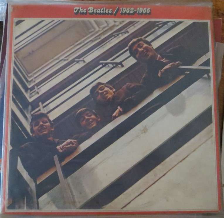 The Beatles 1962-66 2 x LP Set Scarce Red Vinyl - Vintage Vinyl LP VG