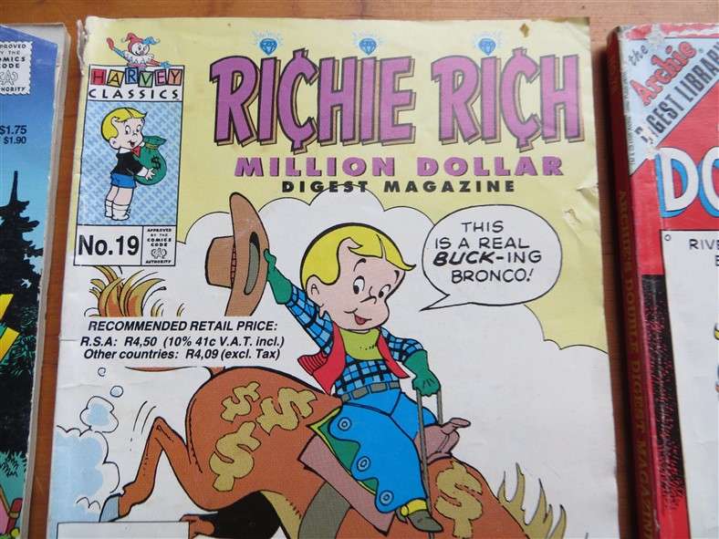 6 x Digest Comic Books  Casper / Archie / Richie Rich - 1 Bid for All