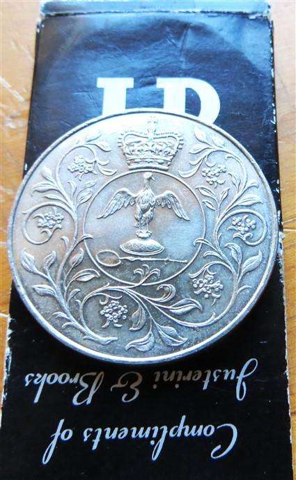 1977 Commemorative Gb Crown in J&B Whisky Flip