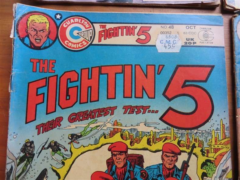 5 x Charlton Comics - Fightin Army / 5 / Marines Comics