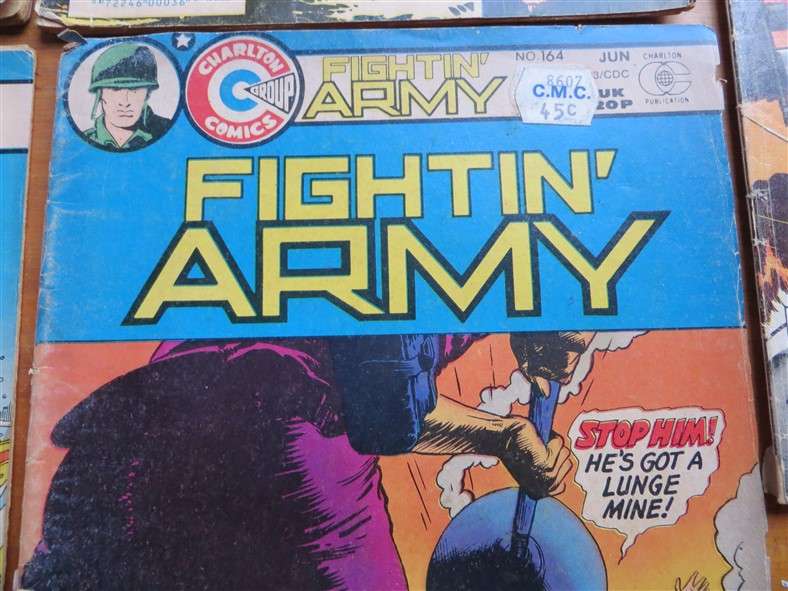 5 x Charlton Comics - Fightin Army / 5 / Marines Comics