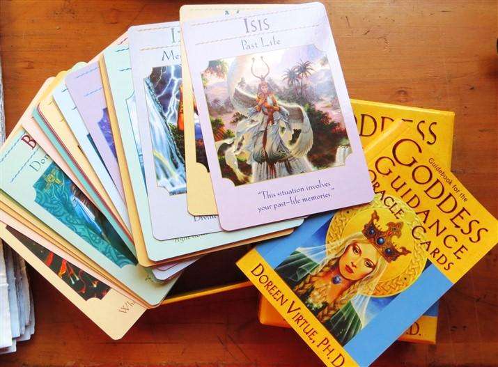 Goddess Guidance - Oracle Cards + Book /Guide + Box - Doreen Virtue