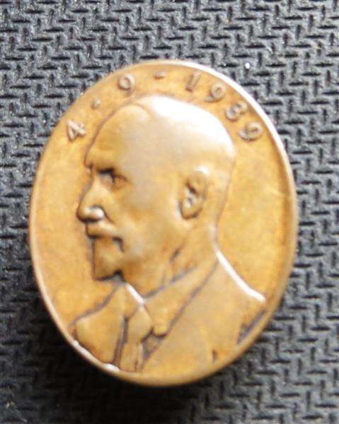 04-08-1939 Jan Smuts Lapel Button Hole Badge