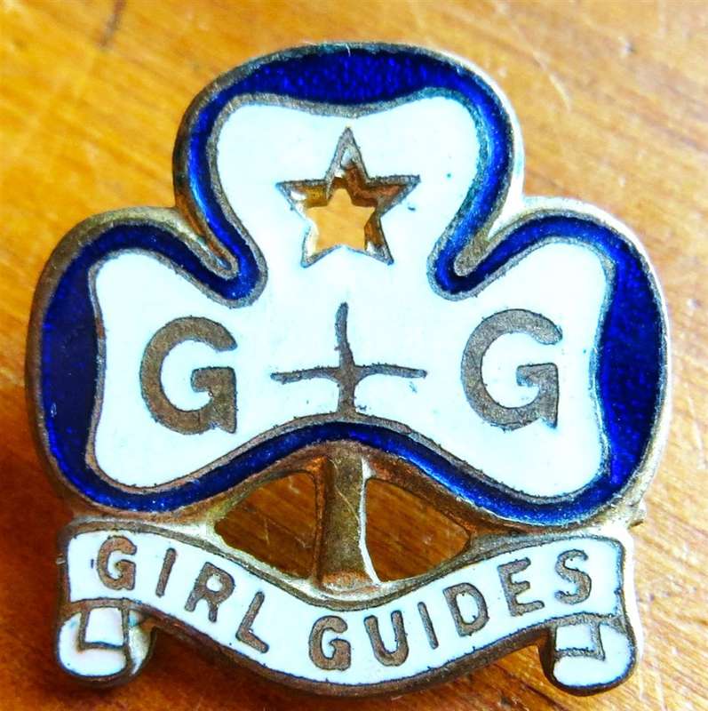 Girl Guides Enamelled Badge with Makers Mark