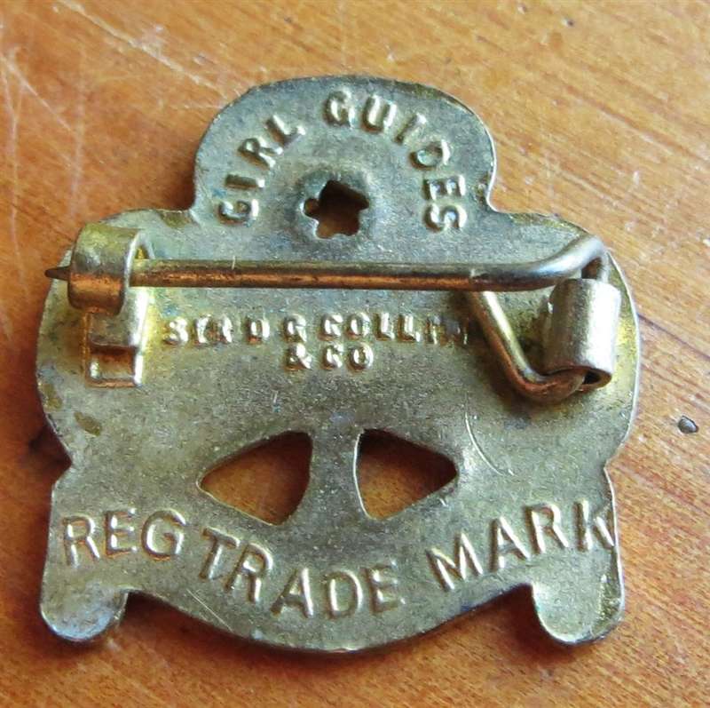 Girl Guides Enamelled Badge with Makers Mark