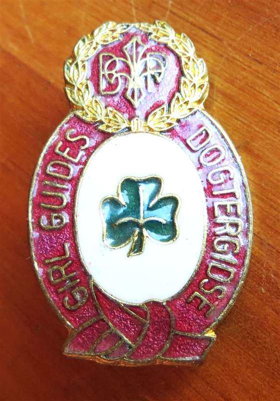 Girl Guides Enamelled Badge with Makers Mark