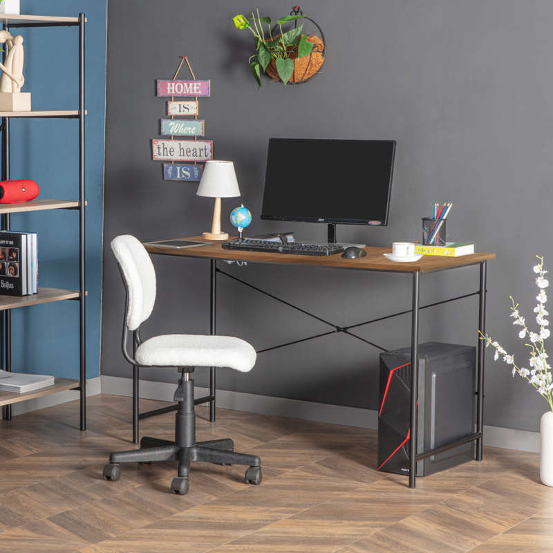 Nicole Desk