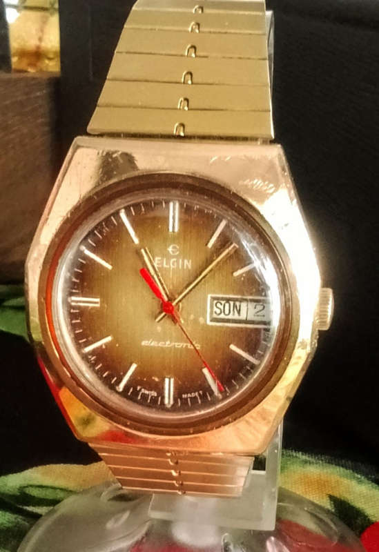 Elgin 725 first electronic and with balance