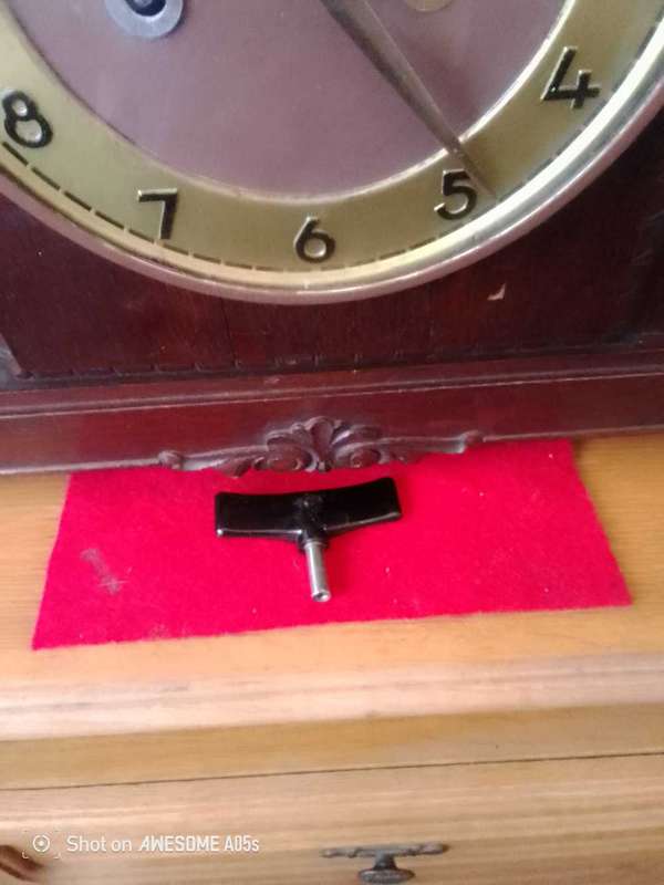 Juba mantle clock.Dating back to the mid century