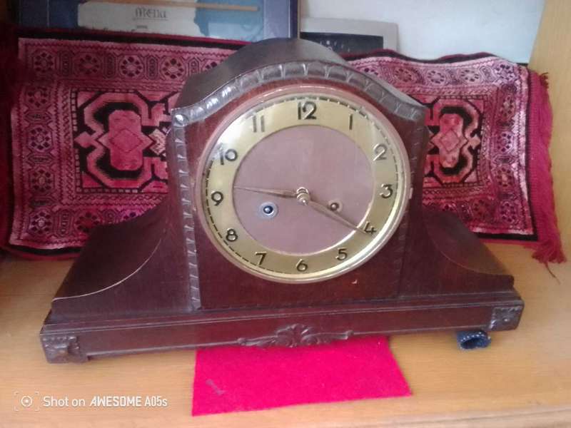 Juba mantle clock.Dating back to the mid century