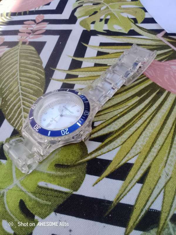 Synergy health quartz watch
