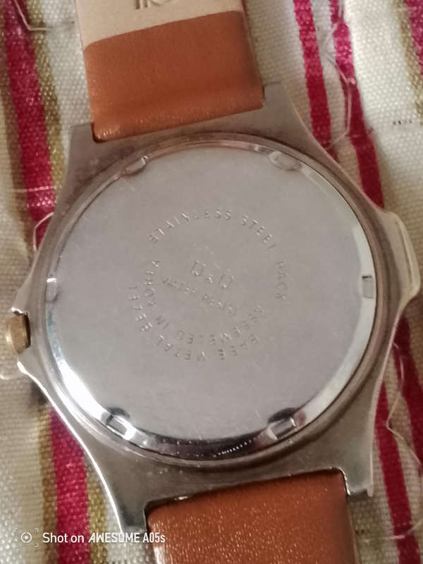 QanQ quartz watch