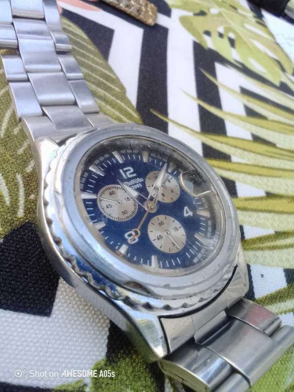 Weiqin quartz watch