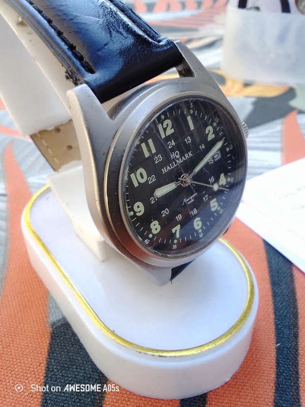 Hallmark Navigator quartz