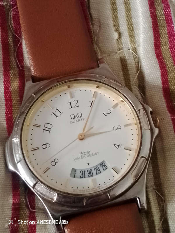QanQ quartz watch