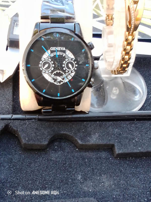Geneve with date and Tempo female Quartz