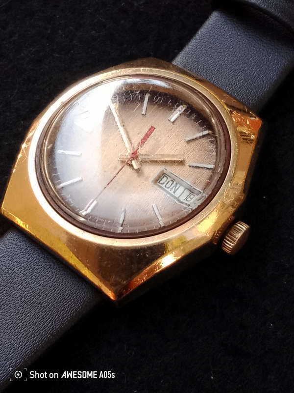 Elgin Electronic with date and day