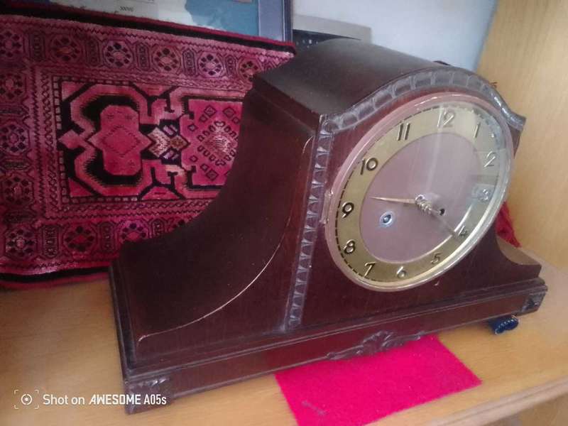 Juba mantle clock.Dating back to the mid century