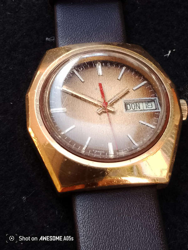 Elgin Electronic with date and day