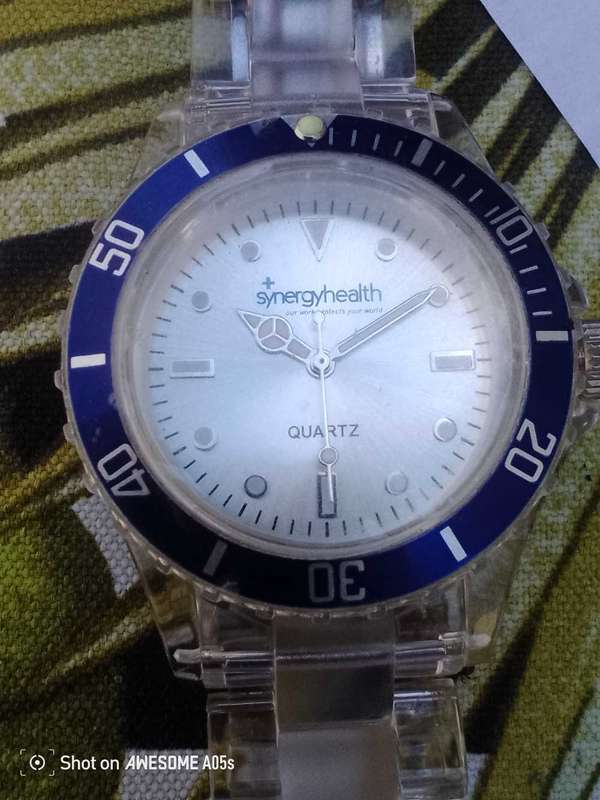 Synergy health quartz watch
