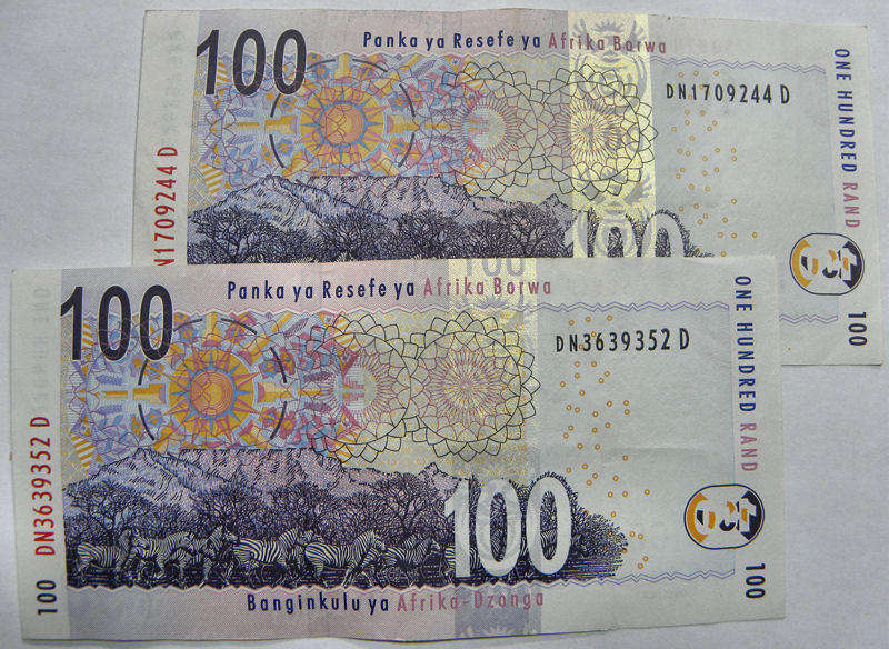  Top Grade notes: UNC grade,  2009 1st issue, 2 x Gill Marcus R100 #DN363***D . Bid per note. 