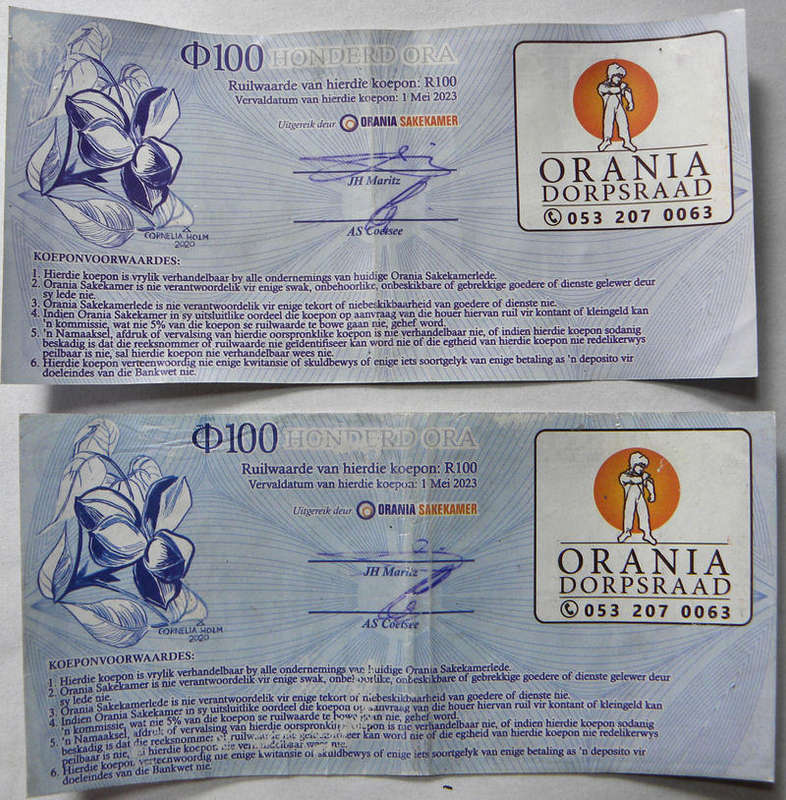 Orania 100 ORA 2019-2023 plastiek note x2 in A/UNC.  Bie per noot