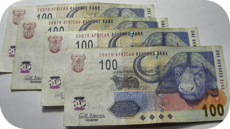 Bargain RSA notes: VF grade 5 x Gill Marcus R100 notes. Bid per note.