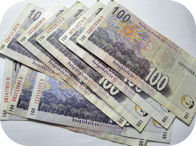 Bargain RSA notes: VF grade 8 x Mboweni R100 notes. Bid per note.