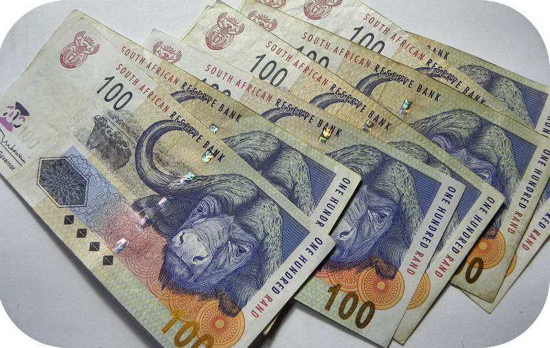 Bargain RSA notes: VF grade 8 x Mboweni R100 notes. Bid per note.
