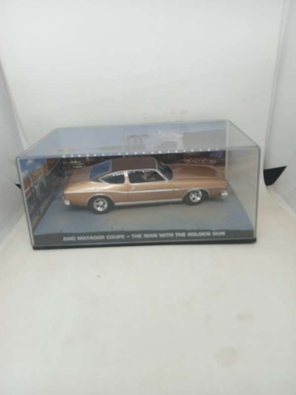 007 AMC Matador Coupe - The man with the golden gun -  scale 1/43. Sealed. with book
