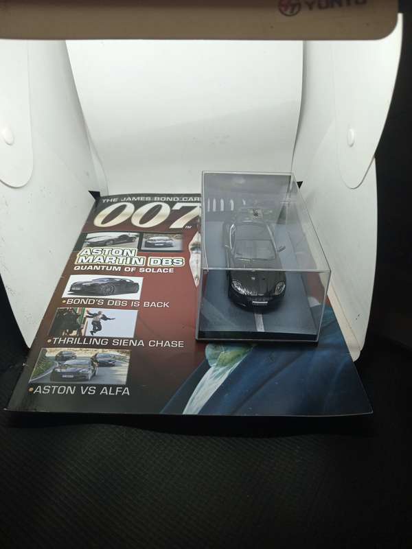 007 Aston Martin DBS  - Quantum of Solace - scale 1/43. Sealed. With Book