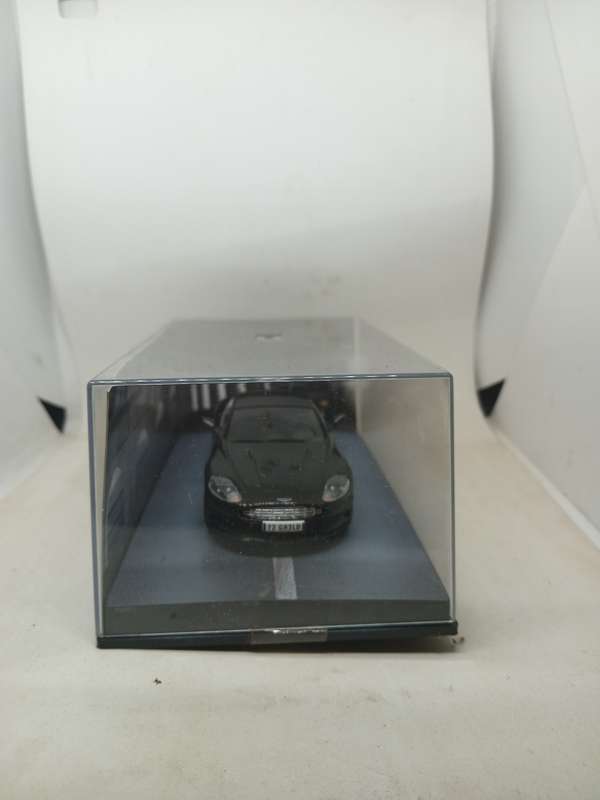 007 Aston Martin DBS  - Quantum of Solace - scale 1/43. Sealed. With Book