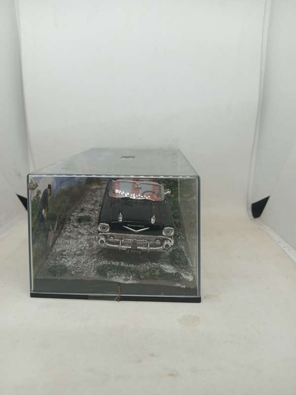 007 Chevrolet Bel Air - Dr No - scale 1/43. Sealed. With Book