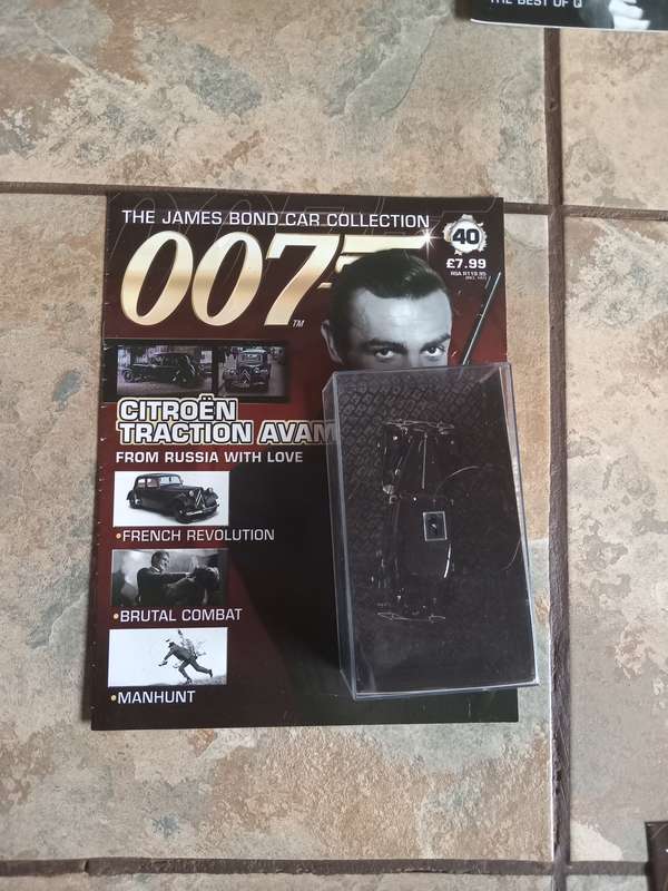 007 Citroen Traction Avant - From Russia with Love - scale 1/43. Sealed. With Book