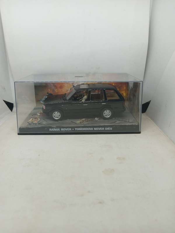 007 Range Rover - Tomorrow never Dies - scale 1/43. Sealed. With Book